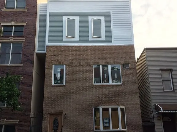65 Jackson St, Brooklyn, NY 11211