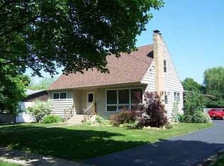 808 Webster St, Oregon, IL 61061