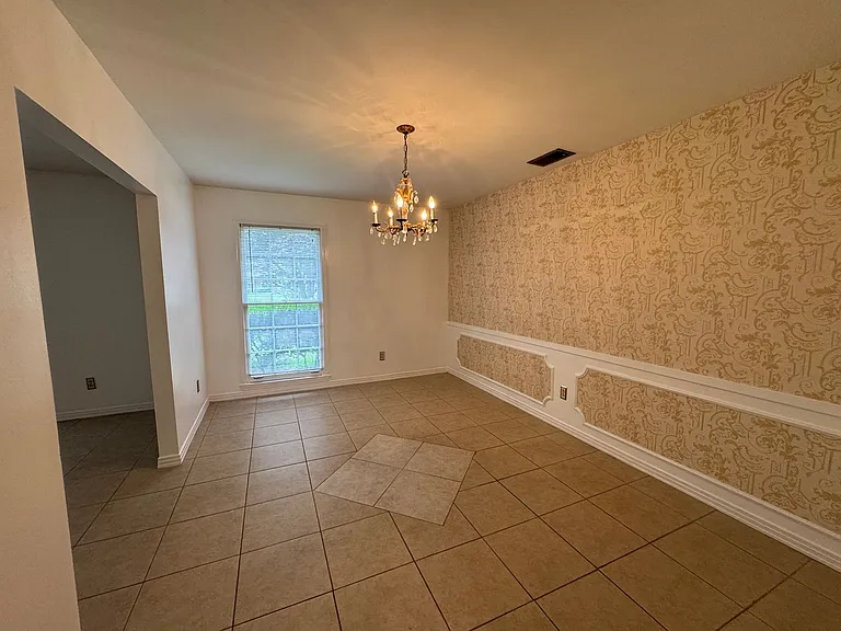 1054 Gallen Ct — Photo 4