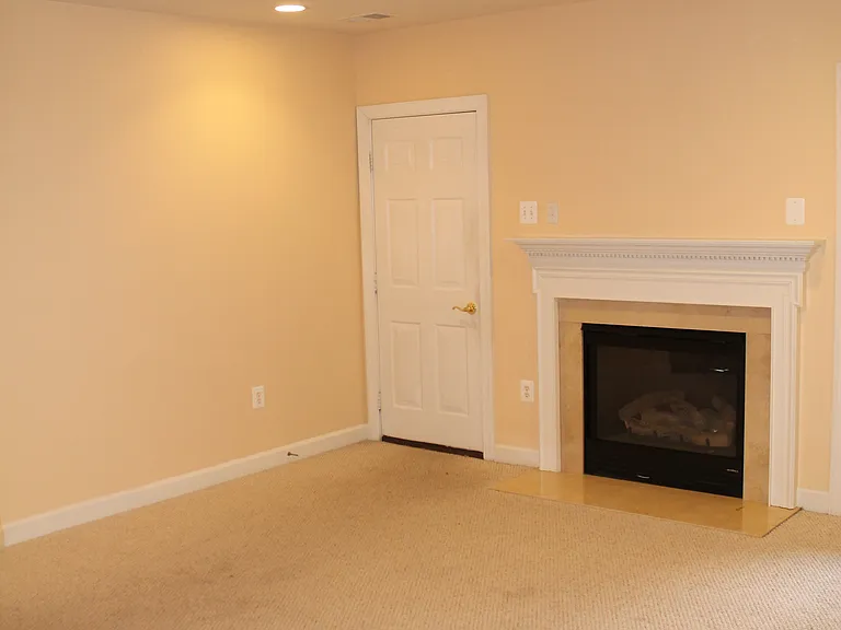 24907 Earlsford Dr — Photo 19