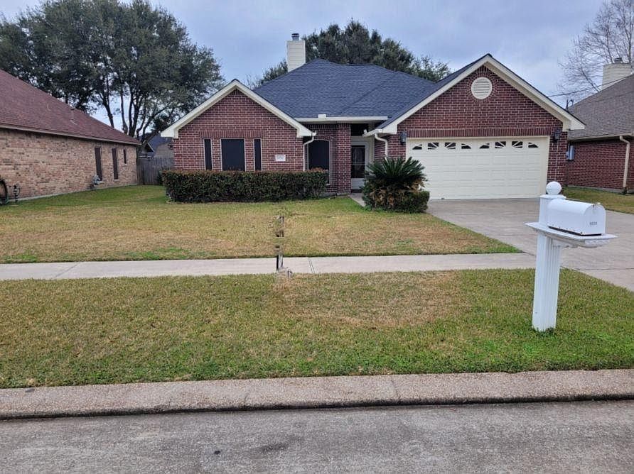 1st image of 1050 Meadow Ln