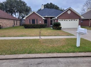 1050 Meadow Ln, Dayton, TX 77535