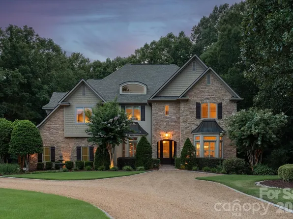 1122 Dobson Dr, Waxhaw, NC 28173