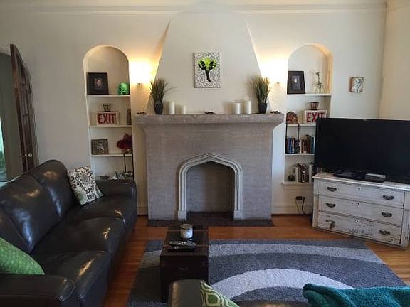 2nd image of 4927 N Rockwell St APT 2