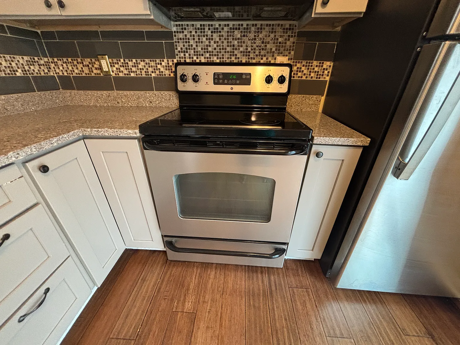 2 bed, 857 sqft, $1,600 — Photo 1