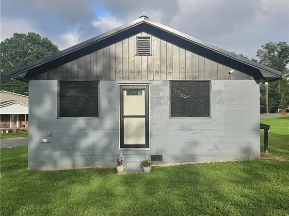 1204 Avondale Dr, Burlington, NC 27217