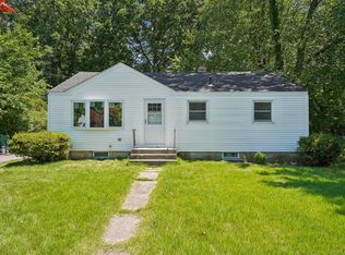 8 Mayfair Rd, Bloomfield, CT 06002
