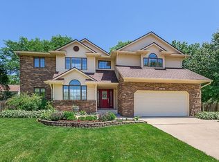 1915 Burr Oak Pl, Bettendorf, IA