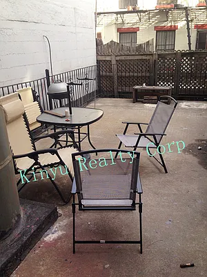 Rented by Kinyu Realty | media 21