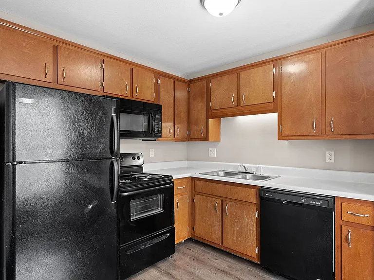 504 Patriot Park Ct — Photo 12