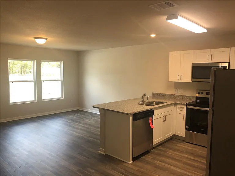 183 Mesquite — Photo 2