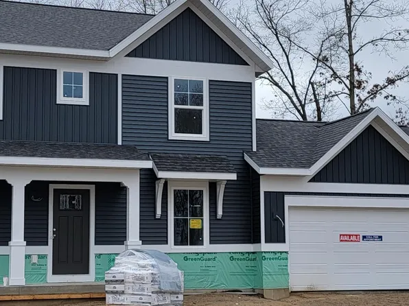 1318 Kimber Dr #103, Lowell, MI 49331