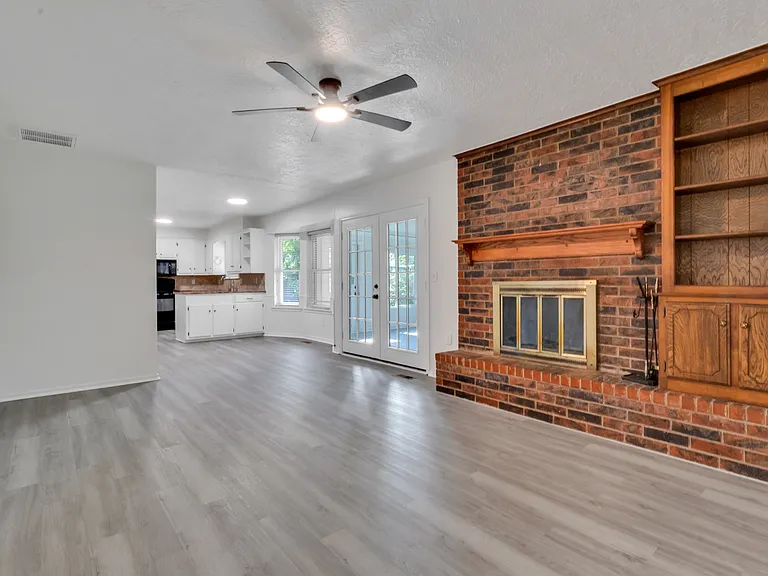 2319 E Robinson St — Photo 7