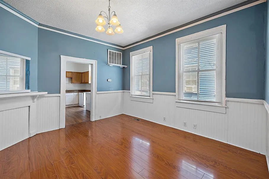 4 bed, 2.0 bath, 1400 sqft, $3,095 — Photo 3