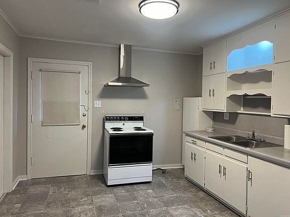 4th image of 1405 W 31st Ave