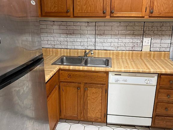 4th image of 3730 Inverrary Drive #2a