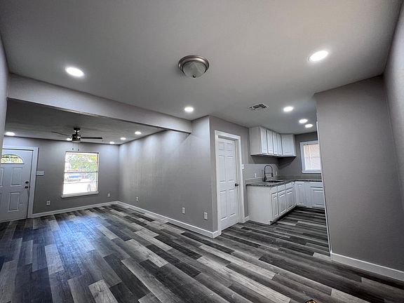 3rd image of 1734 Lesle Ln