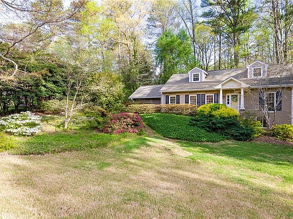 2nd image of 355 Knoll Woods Dr