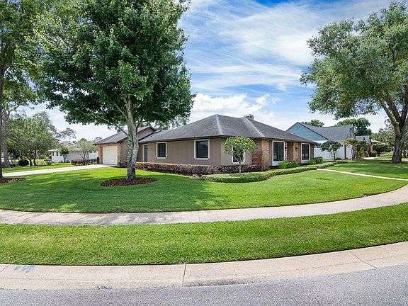 3rd image of 313 Cambridge Dr