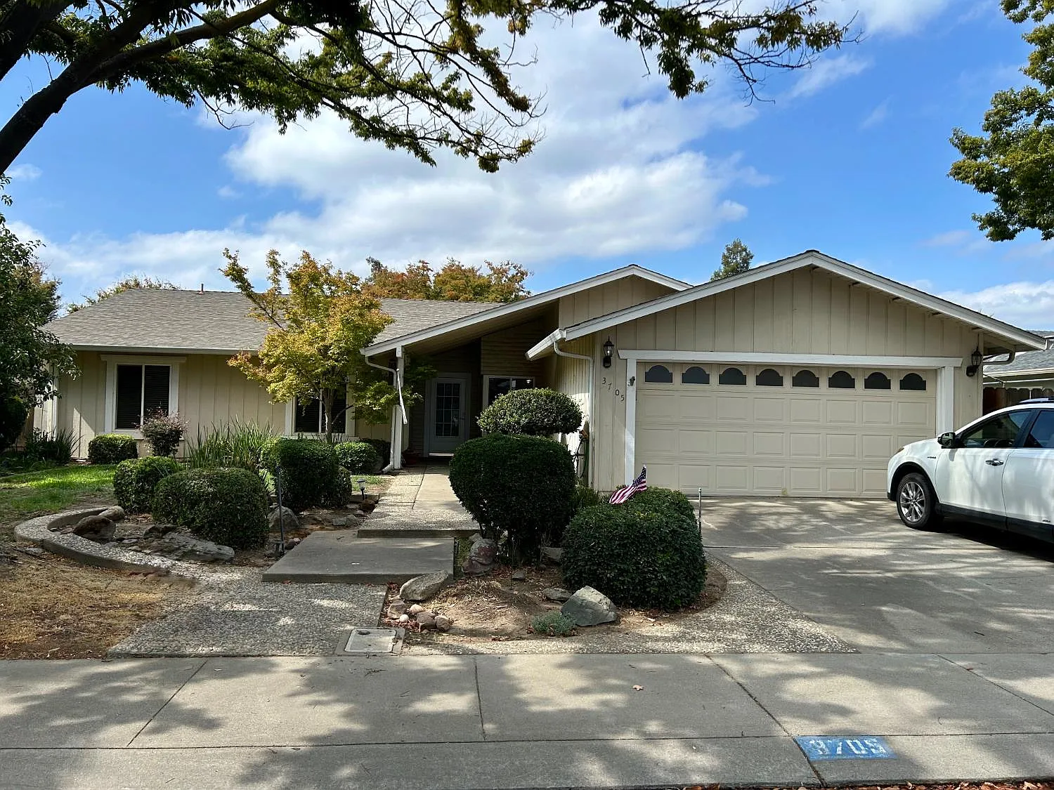 3705 Kona Oak Dr photo 1