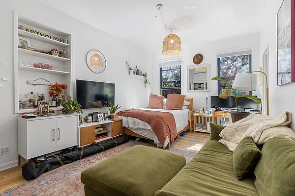 Rented by BH Brokerage Group | media 4