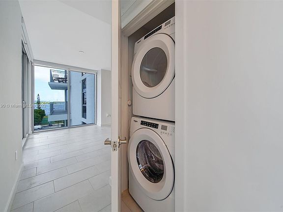 4th image of 2149 N Bayshore Dr #1-1909