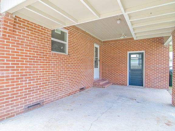3rd image of 182 Eckart Dr