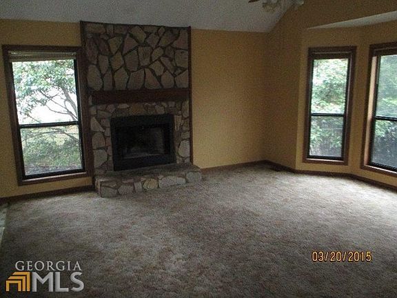 5th image of 3011 Oak Mont Dr
