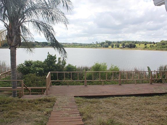 3rd image of 549 Lake Doe Blvd