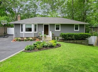 185 Carlton Dr E, Shirley, NY 11967