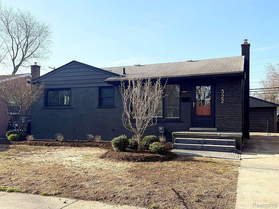 1st image of 322 E Parker Ave