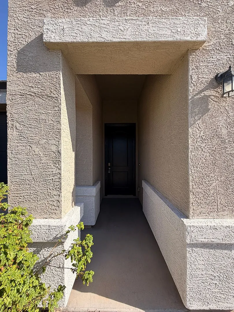 Beautifully Updated 3 Bed/2 Bath Home in Anthem at Merrill Ranch! — Photo 3
