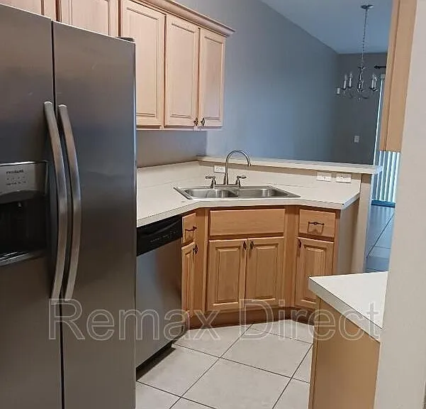 795 Pipers Cay Dr — Photo 2