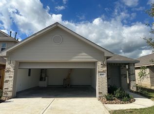 9007 Estes Lakes Dr, Baytown, TX 77521