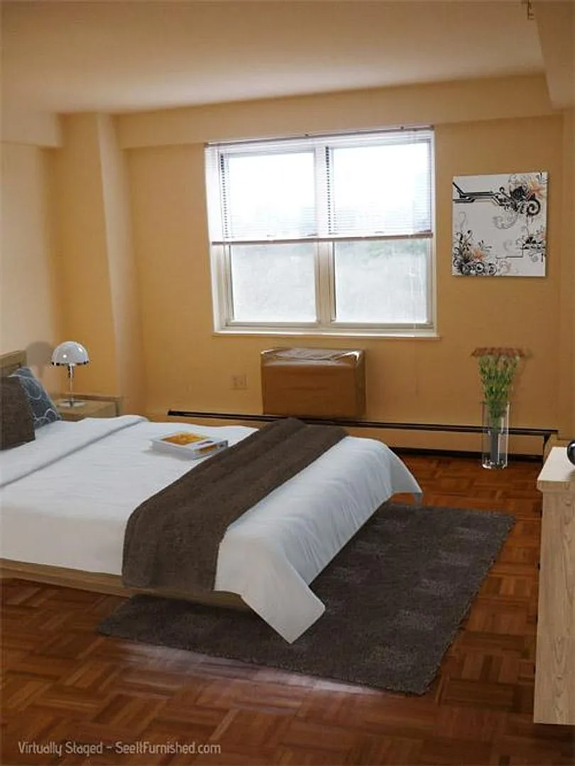 Coolidge Corner 3 Bed Balcony | No Broker Fee — Photo 3