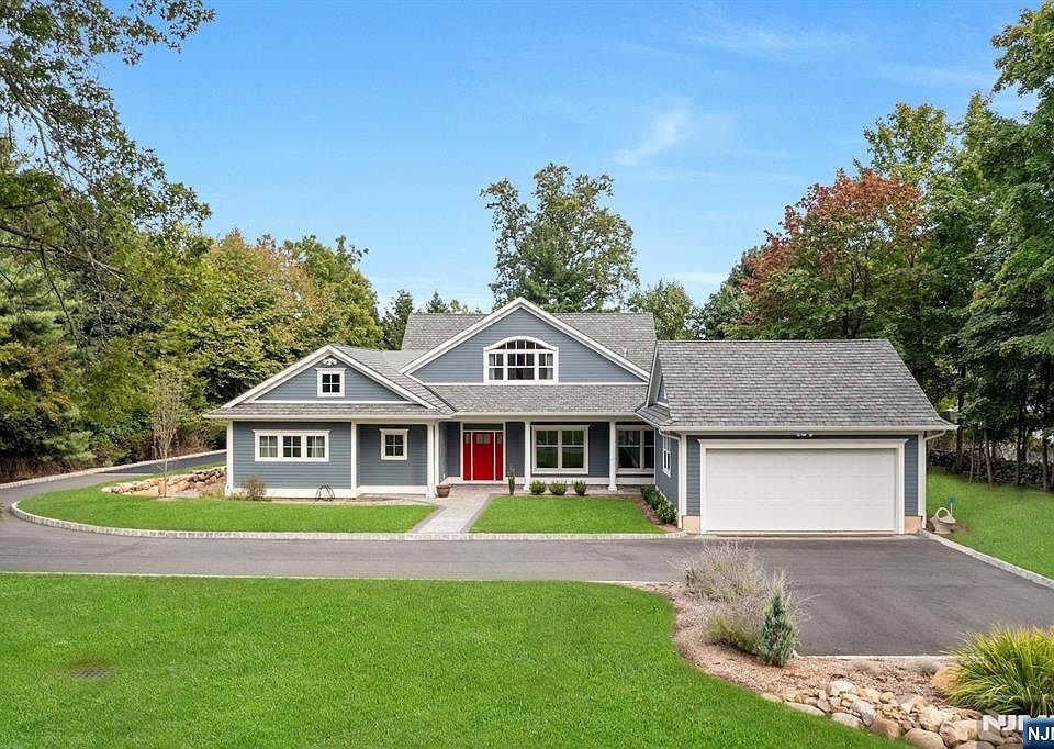 1st image of 21 Crescent Avenue