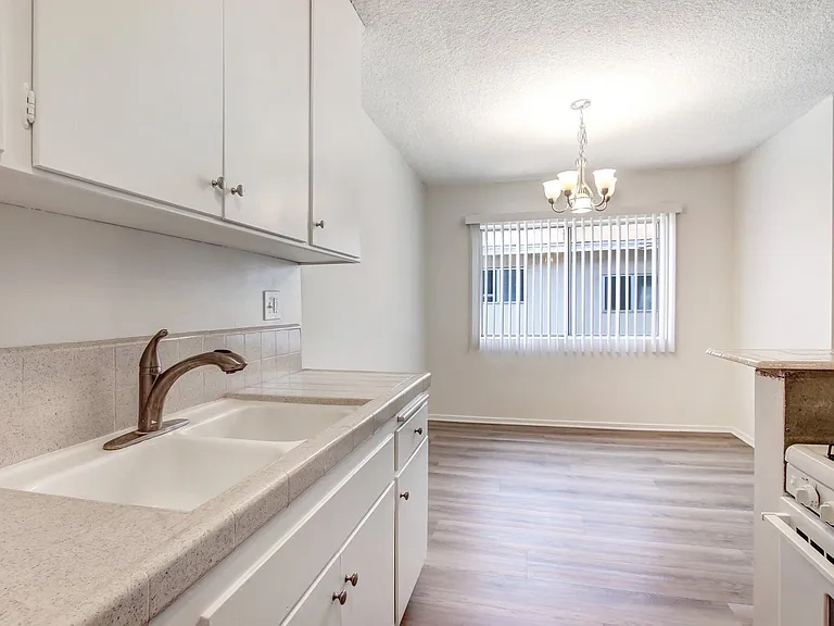 15526 Foothill Blvd #29 — Photo 7