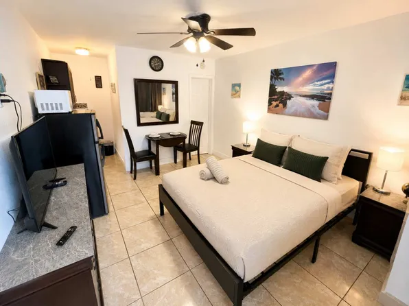 338 Van Buren St, Hollywood, FL