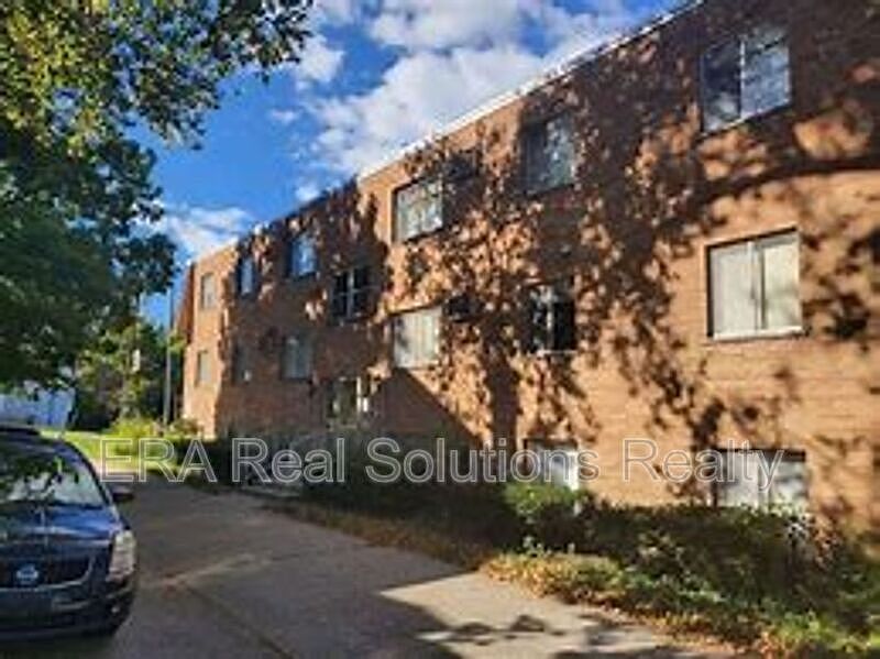 1st image of 3006 Montana Ave APT 10