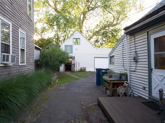 3rd image of 24 Livingston St