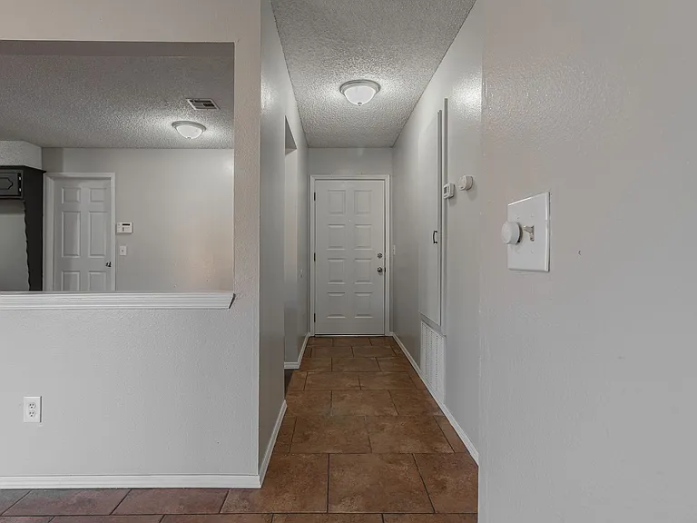 821 Peregrine Dr — Photo 28