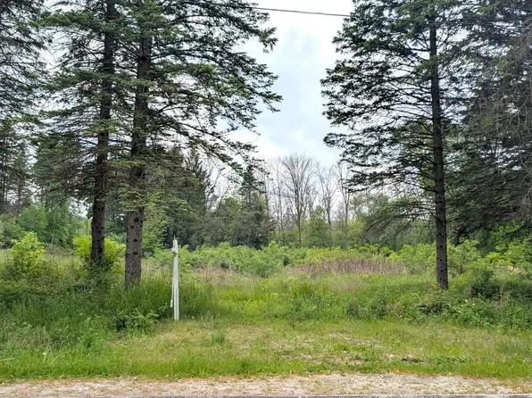 2532 Victoria Dr, Manitowoc, WI 54220