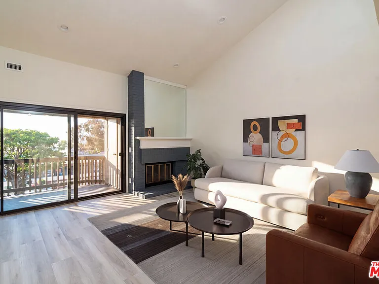 8515 Falmouth Ave #422 — Photo 35