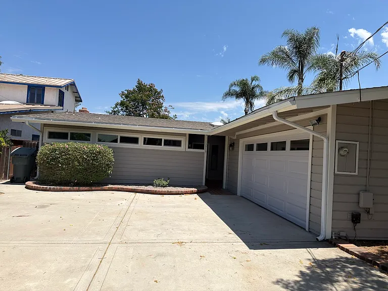 13919 York Ave — Photo 1
