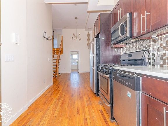 3rd image of 71 Wilson Ave #8P
