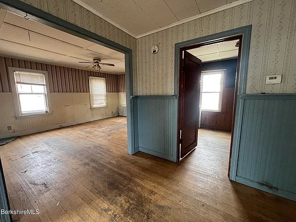 2nd image of 16 King St