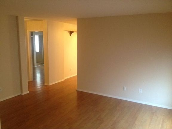 4th image of 12050 W Scotts Dr