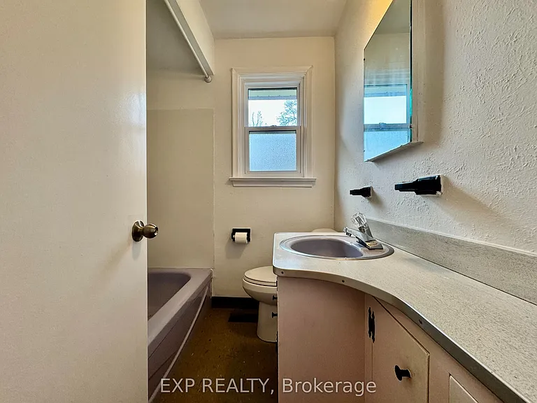 29 Bayview Pkwy — Photo 8