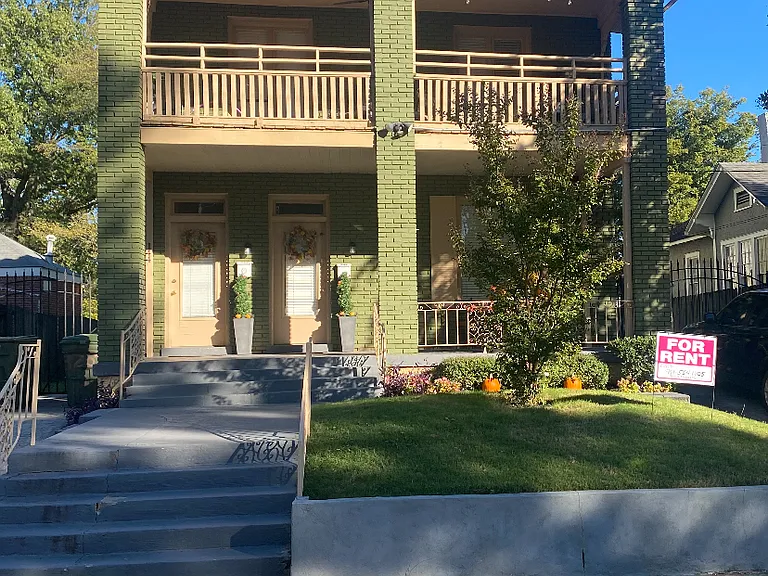142 N Tucker St — Photo 1