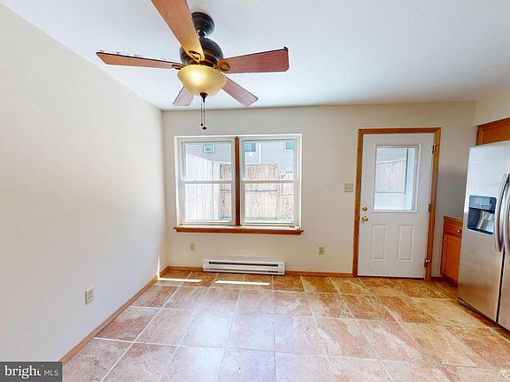 5th image of 2076 Mary Ellen Ln